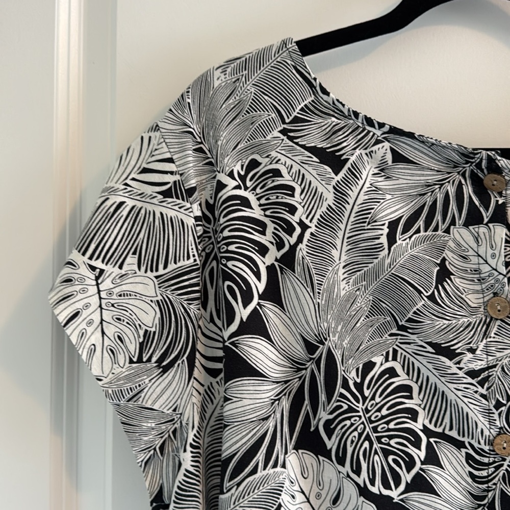 Tropical Jones & Co black and white top - Picture 8 of 10